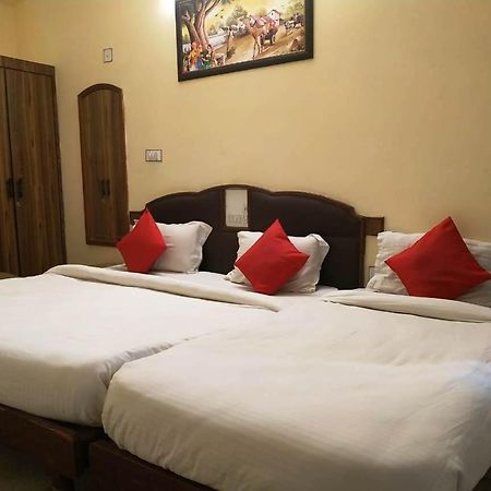 Hotel Vinayakam Udaipur Esterno foto