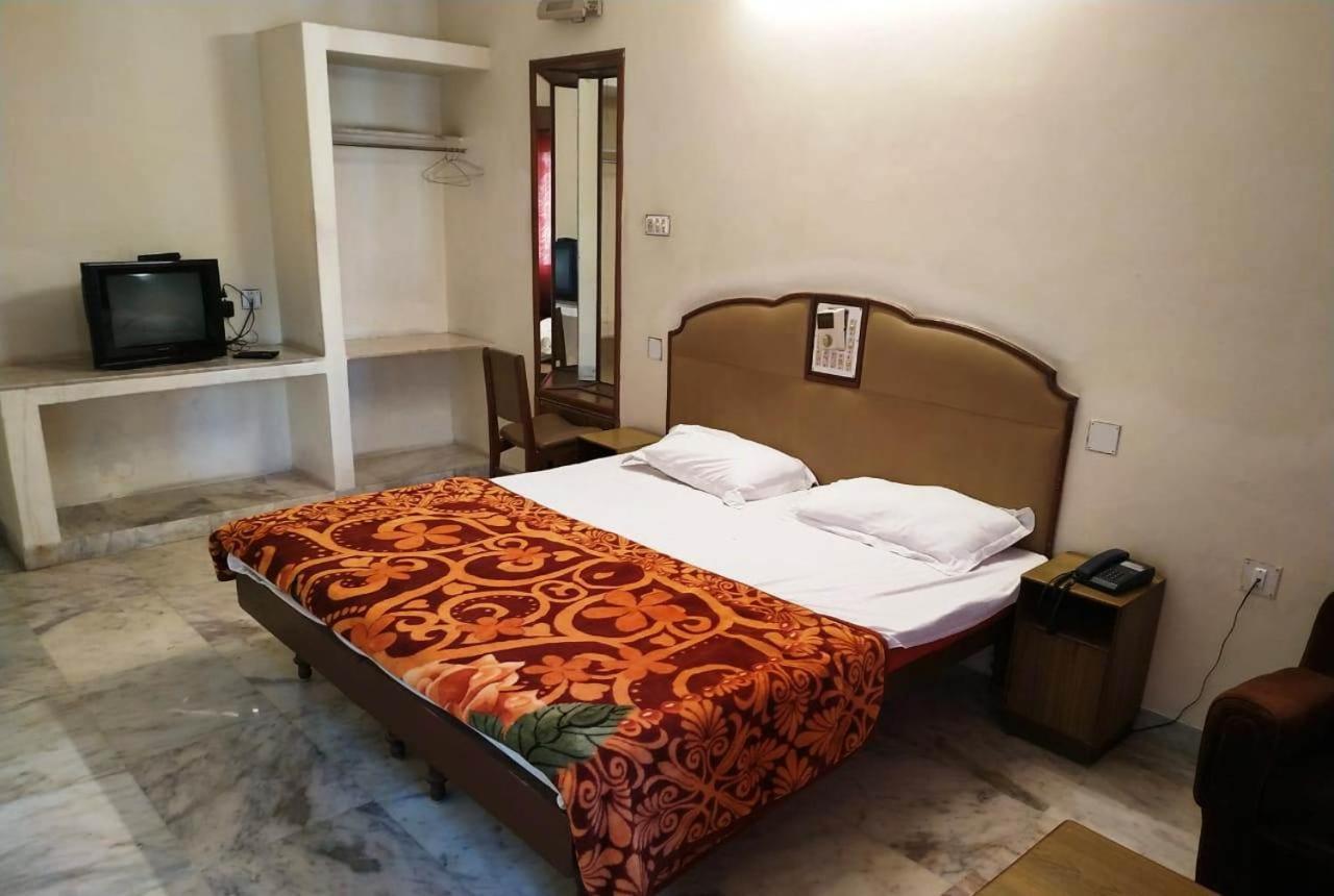 Hotel Vinayakam Udaipur Esterno foto