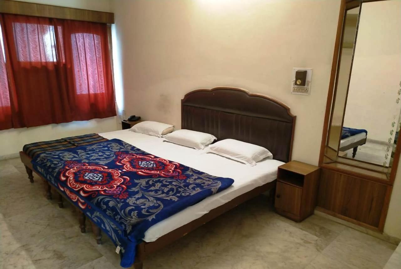 Hotel Vinayakam Udaipur Esterno foto