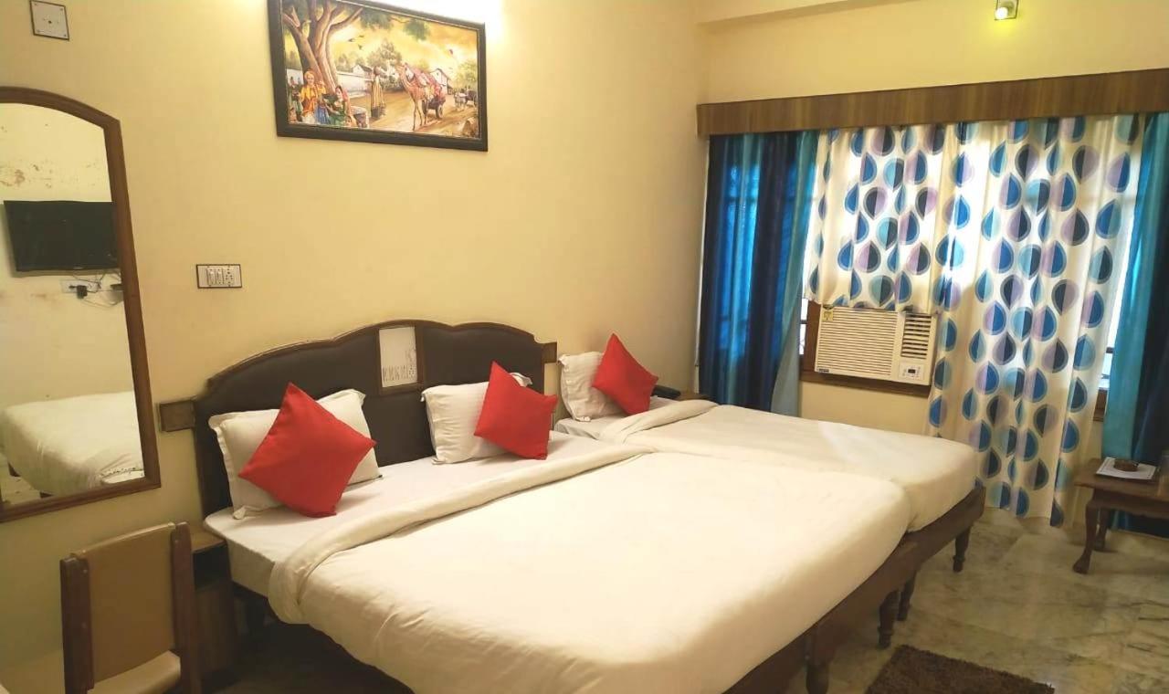 Hotel Vinayakam Udaipur Esterno foto