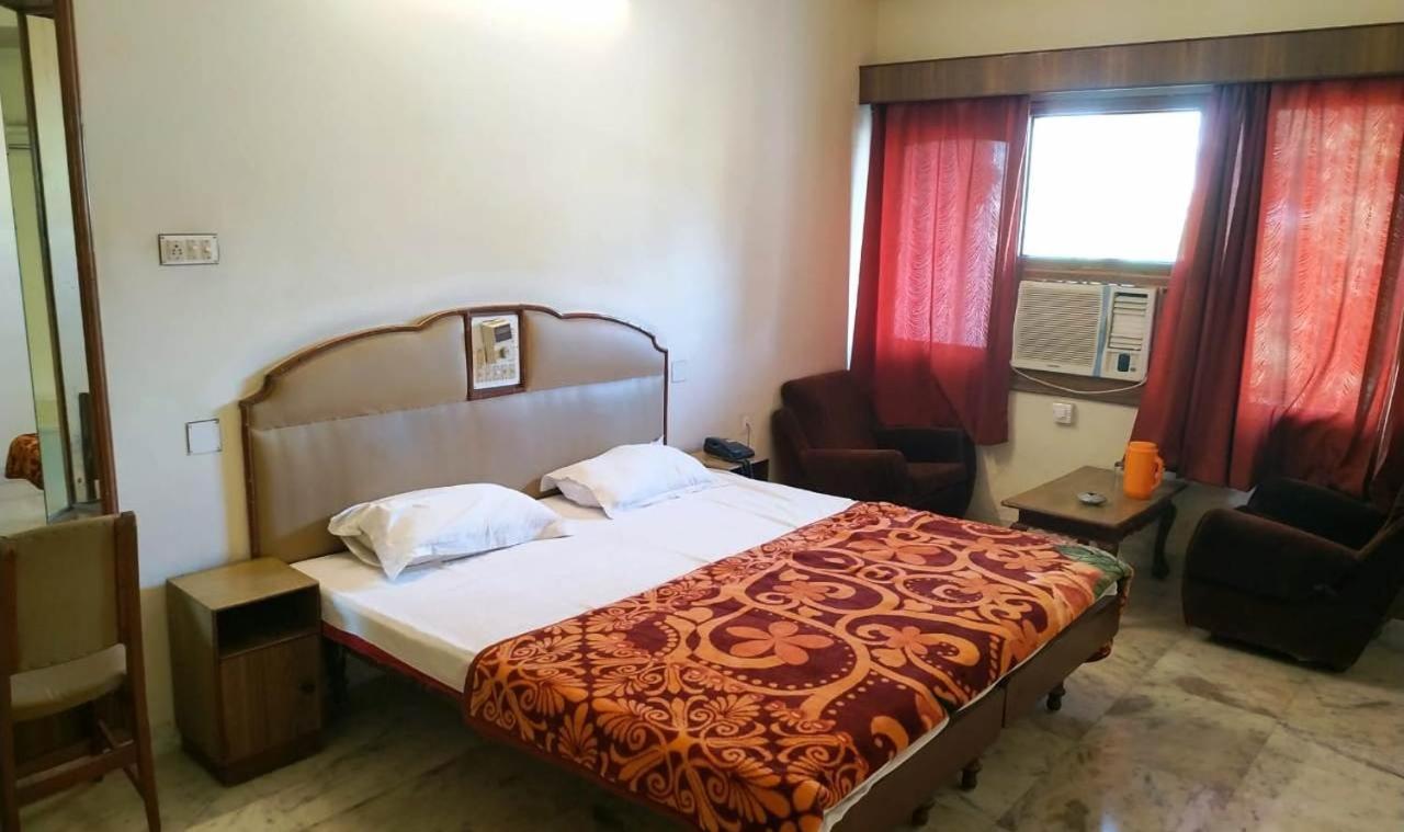 Hotel Vinayakam Udaipur Esterno foto
