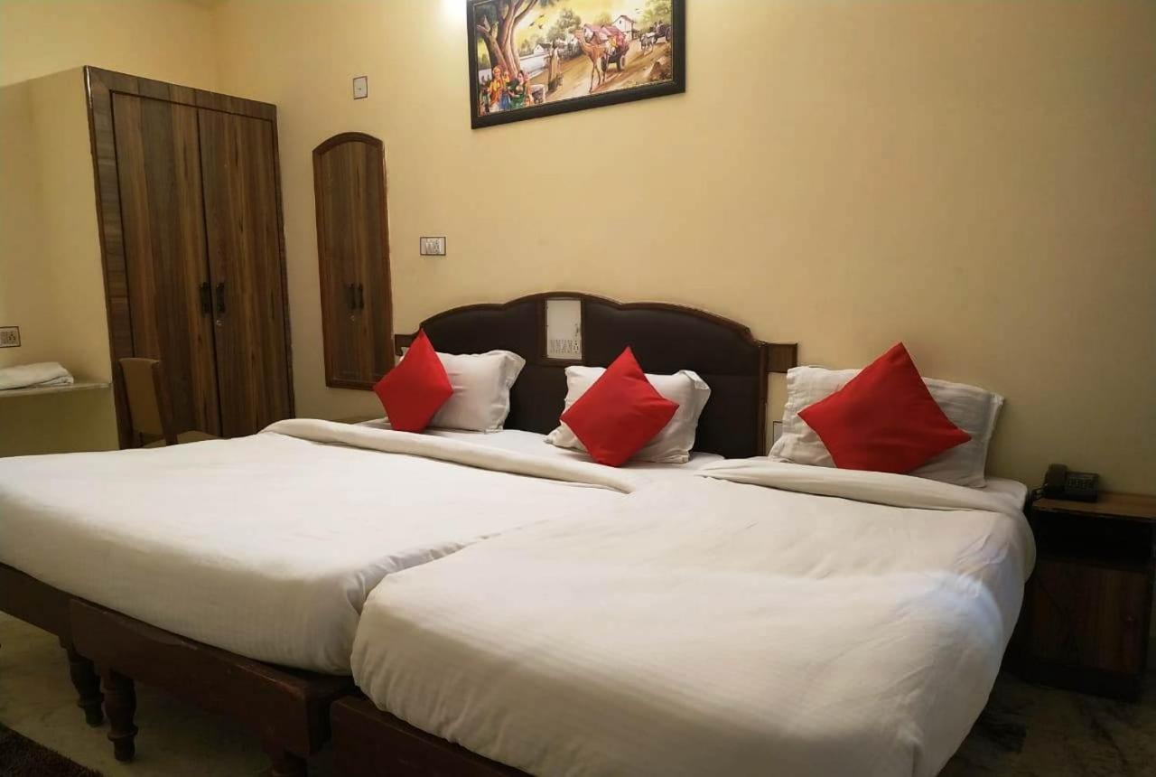 Hotel Vinayakam Udaipur Esterno foto