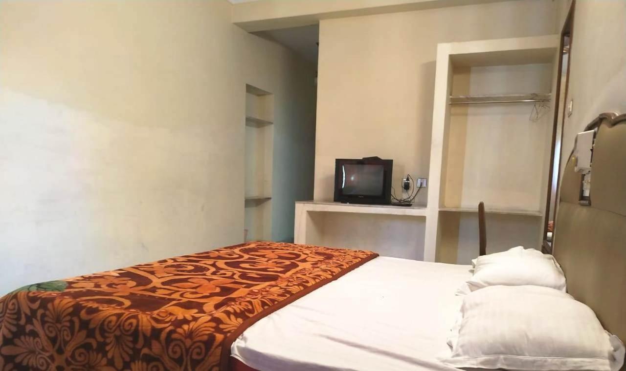 Hotel Vinayakam Udaipur Esterno foto