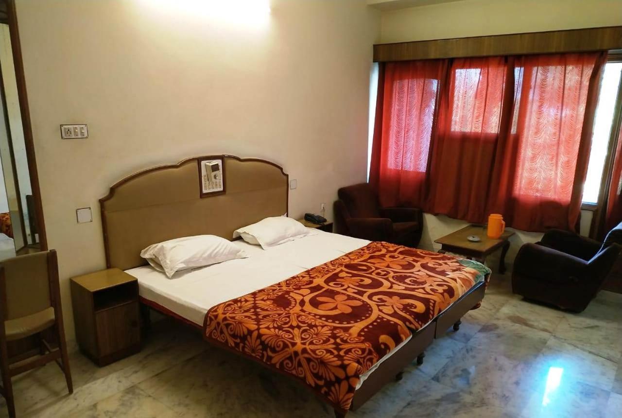 Hotel Vinayakam Udaipur Esterno foto