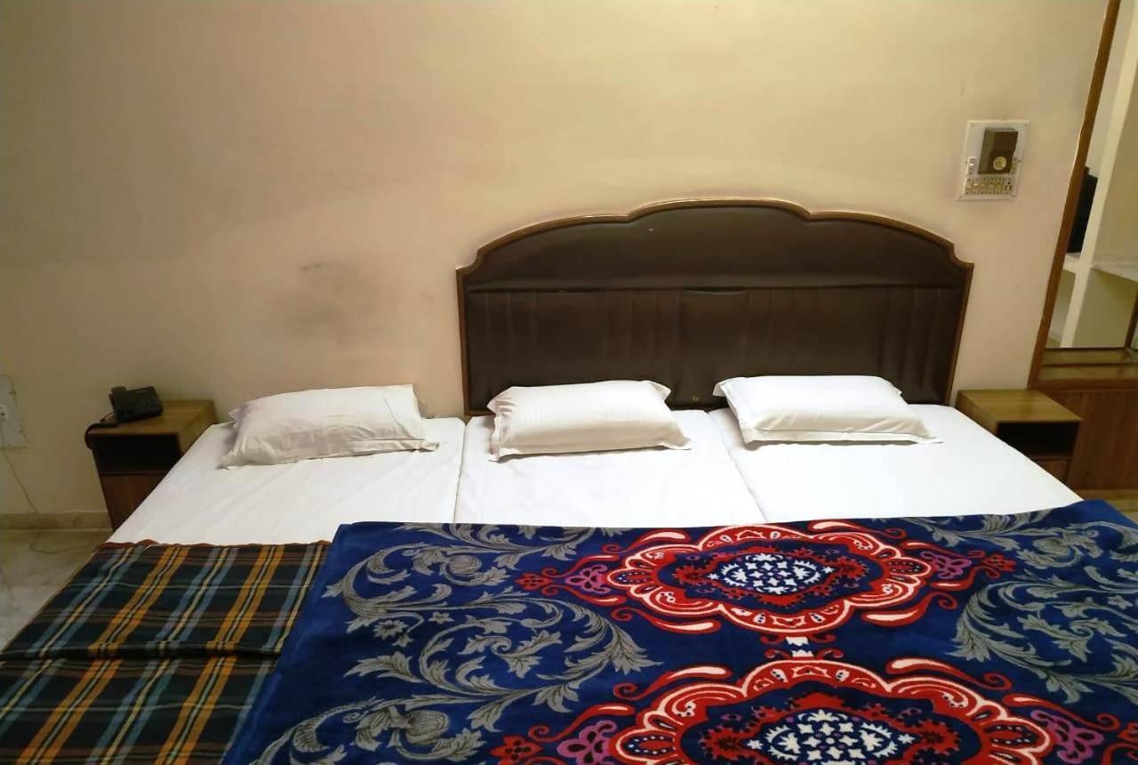 Hotel Vinayakam Udaipur Esterno foto
