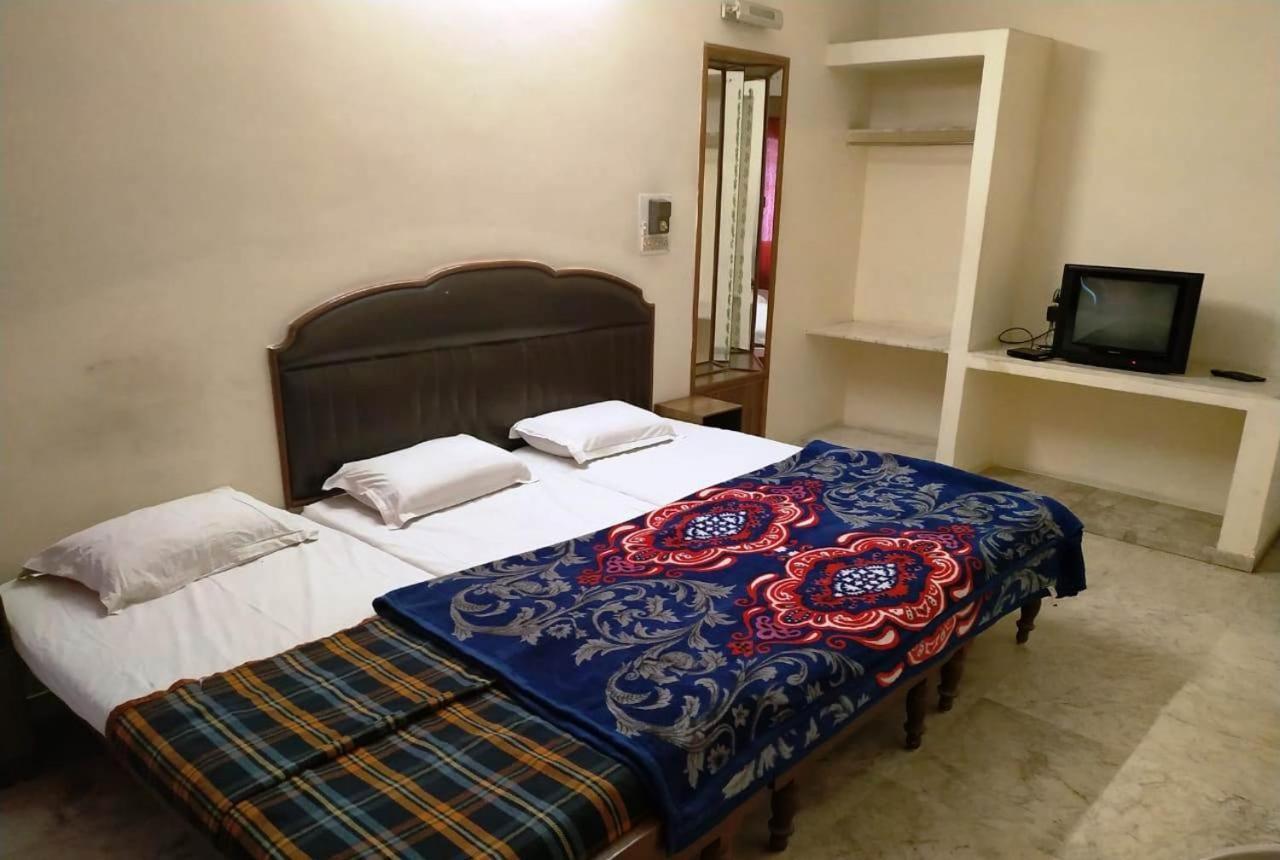 Hotel Vinayakam Udaipur Esterno foto